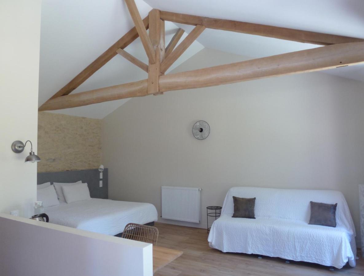 Au Petit Grain Bed & Breakfast Coutures  Dış mekan fotoğraf